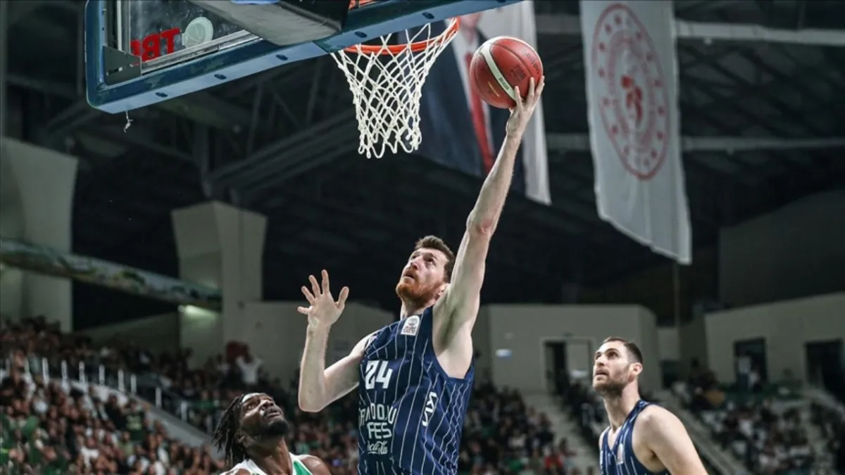 Anadolu Efes, Belgrad’da Partizan’a karşı kritik maçta sahada haberinin görseli