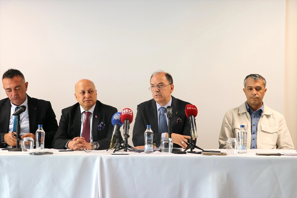 Ege’de yeni sezonda 410 bin ton pamuk beklentisi başlıklı video haberin görseli