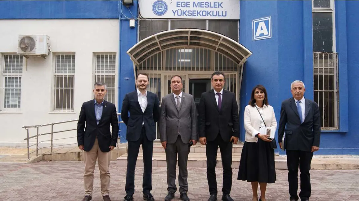 Ege MYO’da üniversite-sanayi iş birliği toplantısı gerçekleştirildi haberinin görseli