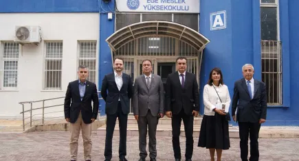 Ege MYO’da üniversite-sanayi iş birliği toplantısı gerçekleştirildi