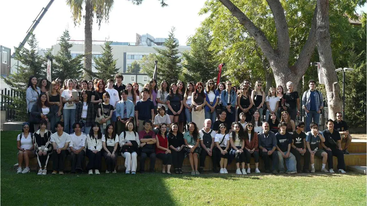 İzmir Ekonomi&#039;de Türk ve Japon öğrencilerden doğa dostu kütüphane tasarımı haberinin görseli