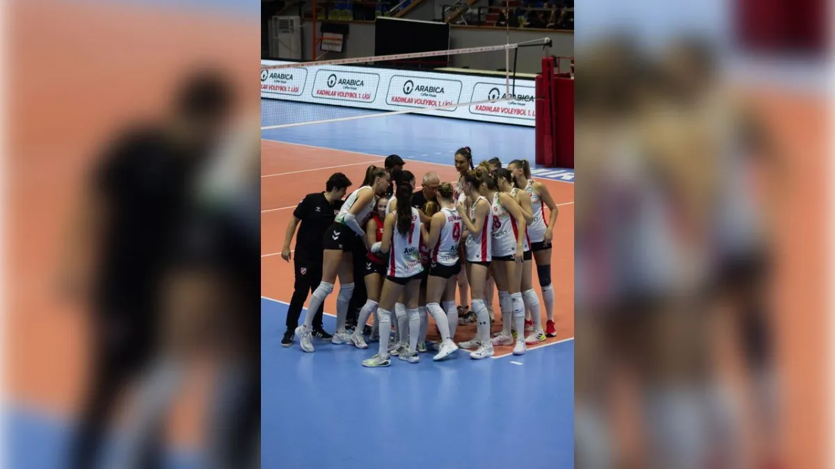 Karşıyaka voleybolda Yazıcıoğulları taraftara seslendi haberinin görseli