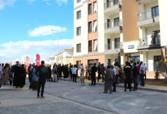 Malatya’da 1130 depremzede yeni evlerine kavuştu! Vali Yavuz’dan duygusal mesaj