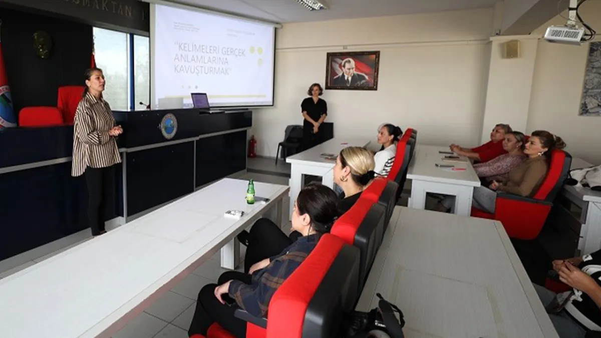 Menderes Belediyesi personeline işaret dili eğitimi haberinin görseli