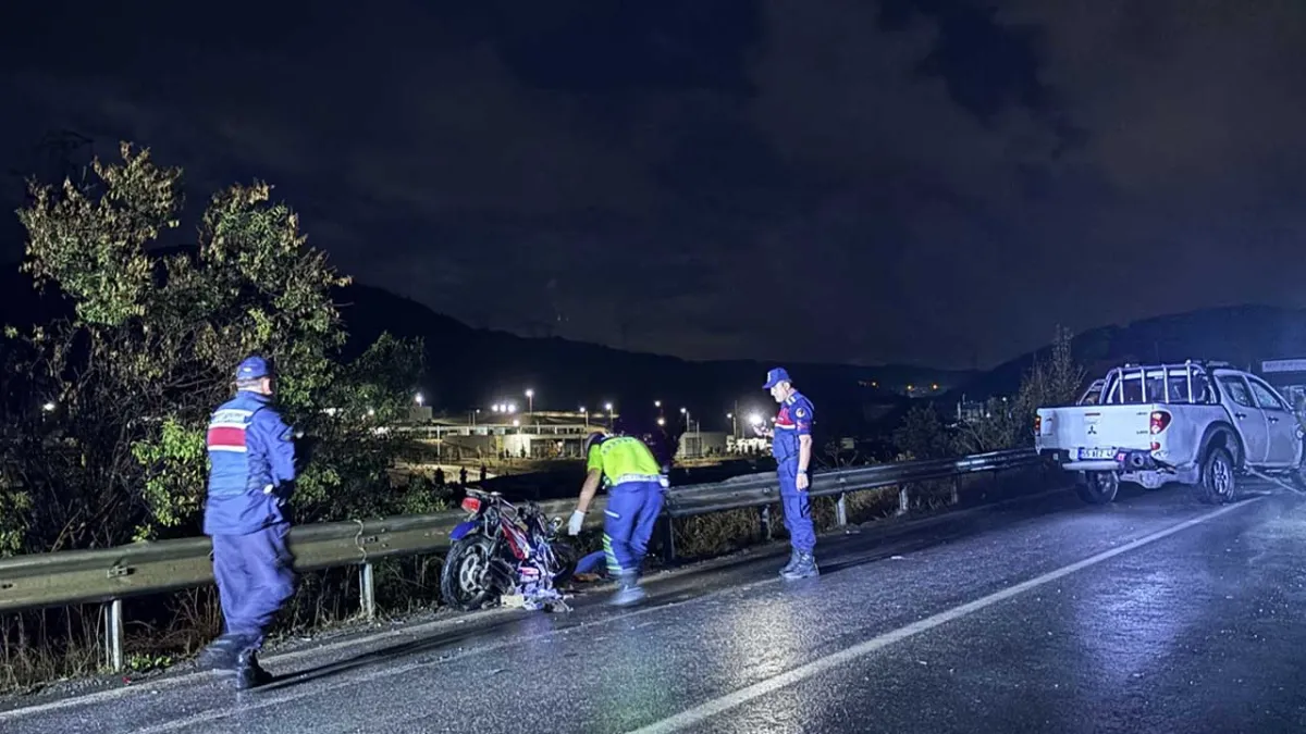 Pikap ile elektrikli bisikletin çarpıştığı kazada 2 kişi ölmüştü: Sürücü tutuklandı haberinin görseli