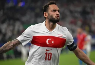 Hakan Çalhanoğlu’ndan tarihi adım: Bulgaristan maçıyla 100. milli formaya hazır