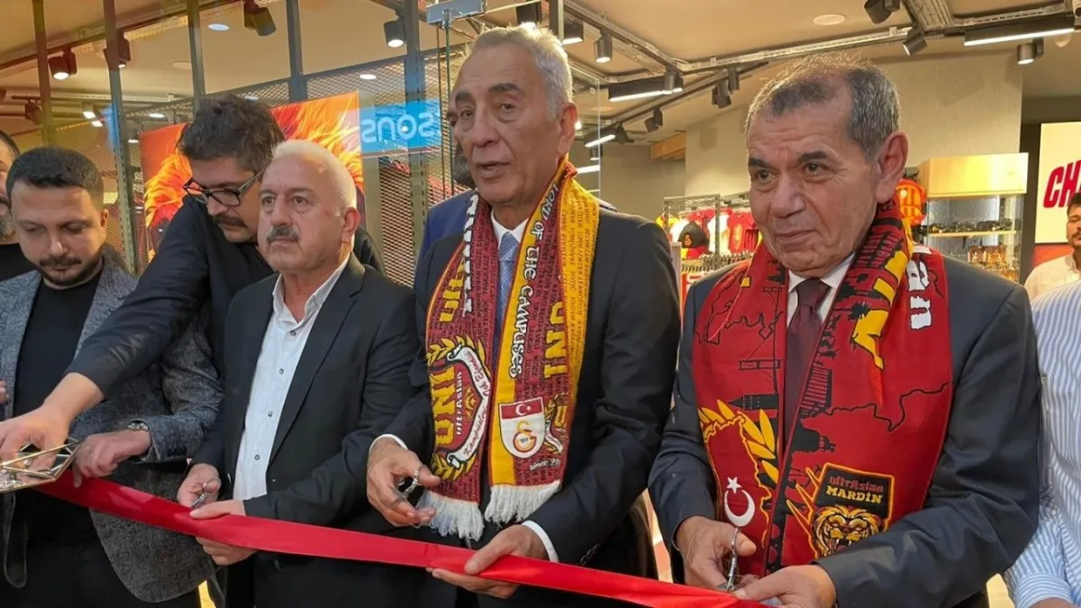 Mardin’de Galatasaray coşkusu: Dursun Özbek GSSTORE mağazasını açtı haberinin görseli