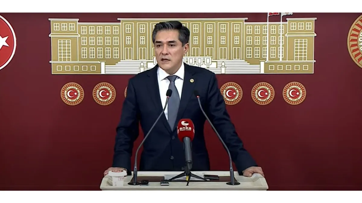 TBMM&#039;de slogan krizi: Buğra Kavuncu&#039;dan sert tepki haberinin görseli