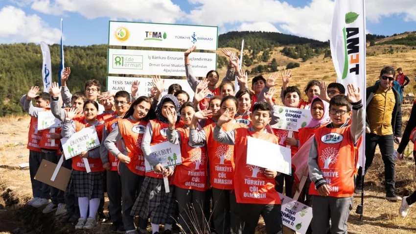 81 İlde 81 orman projesi Erzurum’da başladı: Binlerce fidan toprakla buluştu! haberinin görseli