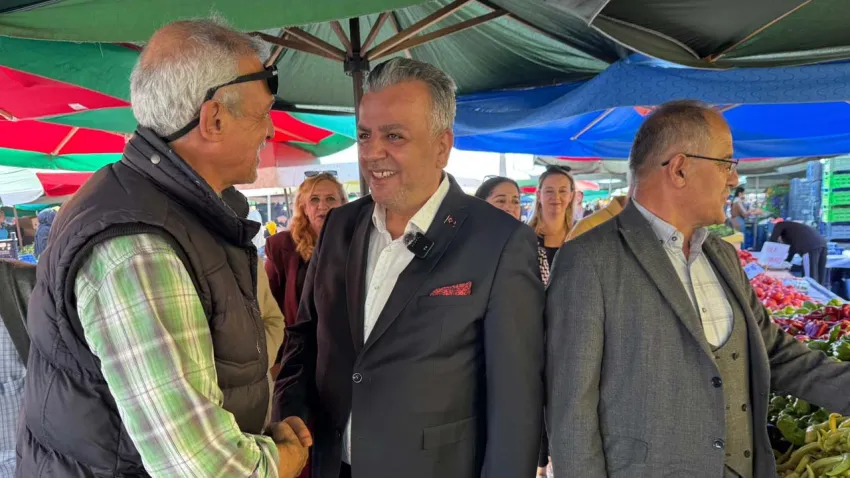 AK Partili Özdemir’den Başkan Yıldız’a Küçük Çiğli Pazaryeri tepkisi