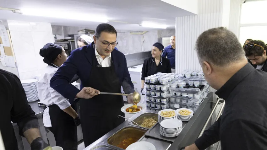 Başkan Yiğit Kent Lokantası’nda vatandaşlarla buluştu