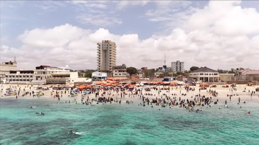 Bir zamanlar savaşla anılıyordu, şimdi yatırımcıların gözdesi: Somali’de büyük dönüşüm haberinin görseli