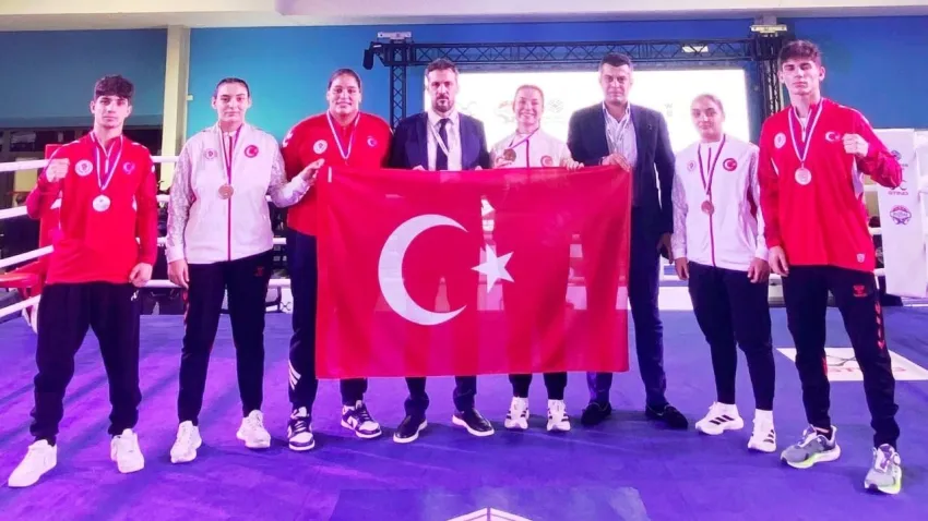 Çekya’da tarihi başarı! U19 Milli boksörlerimiz Avrupa’da üçüncü oldu haberinin görseli