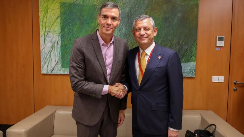 CHP lideri Özel, İspanya Başbakanı Sanchez ile buluştu: “Demokrasi dayanışması güçlenmeli”