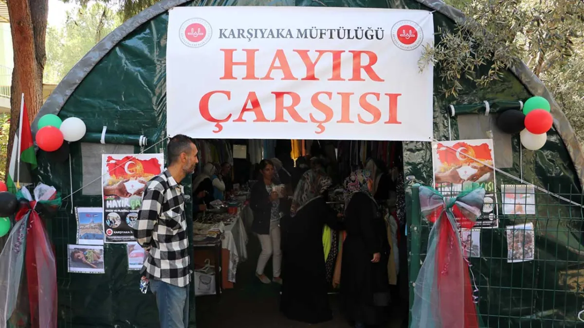 İzmir’de Gazze’ye destek için “hayır çarşısı” açıldı haberinin görseli