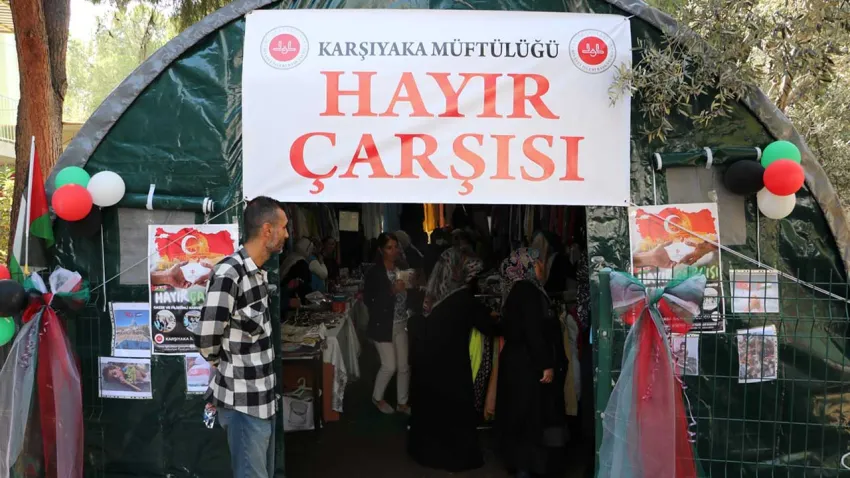 İzmir’de Gazze’ye destek için “hayır çarşısı” açıldı
