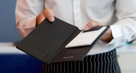 Kafelerde 30 dakikada bir sipariş zorunluluğu başladı: Sipariş vermeyen 50 TL masa işgal ücreti ödüyor