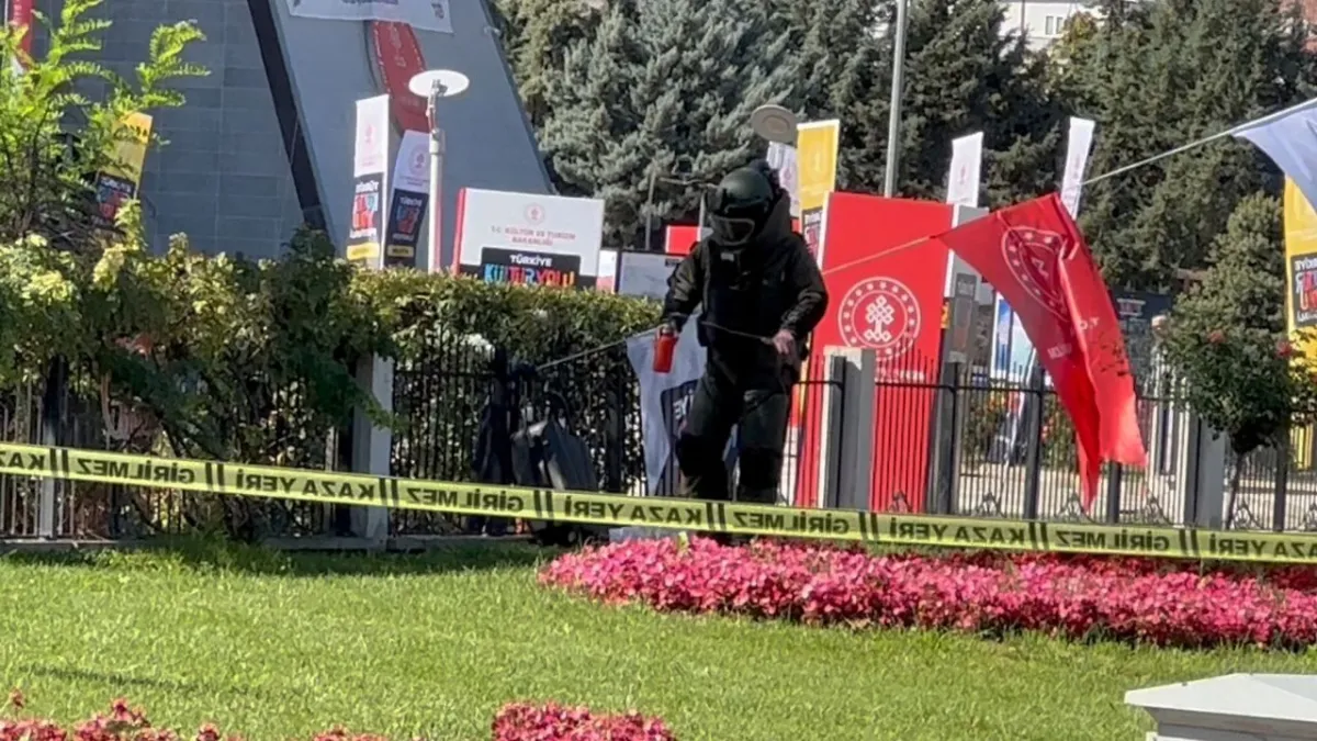 Malatya’da Kongre Merkezi önünde bulunan valiz patlatıldı: Boş çıktı haberinin görseli
