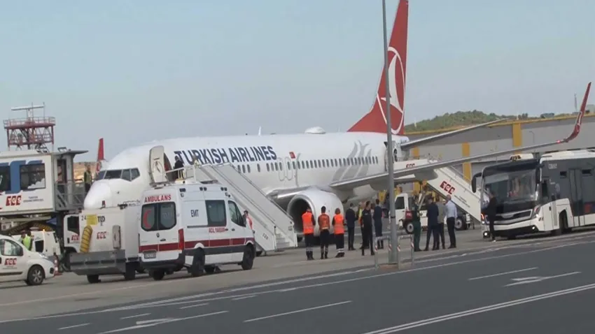 Özgürlük Filosu'nun 18'i Türk 94 aktivisti THY uçağıyla İstanbul'a geldi haberinin görseli