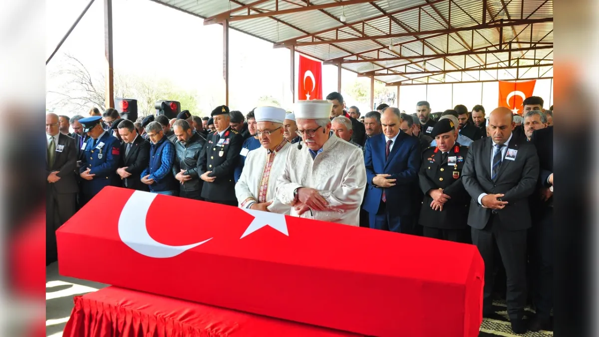 Akyazı’da şehit olmuştu: Son yolculuğuna uğurlandı haberinin görseli