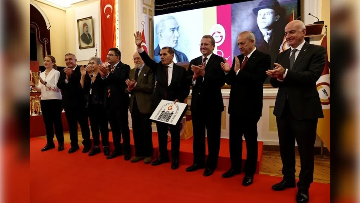 Dursun Özbek: Beşinci yıldızı formamıza taşıdık haberinin görseli