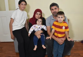 İzmir’de SMA hastası Esma, hayata tutunmak için son yüzde 10’u bekliyor