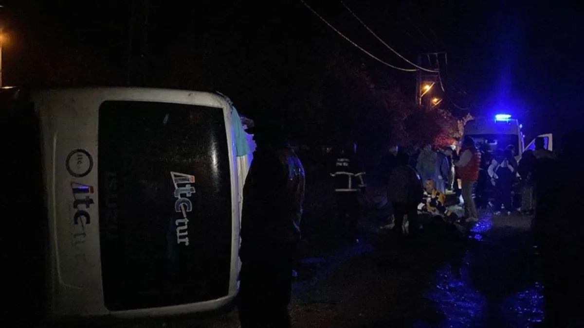 Kastamonu’da kaza: Tur midibüsü devrildi, 25 kişi yaralandı haberinin görseli