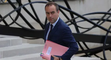 Macron, istifa eden Lecornu'yu yeniden başbakan olarak atadı