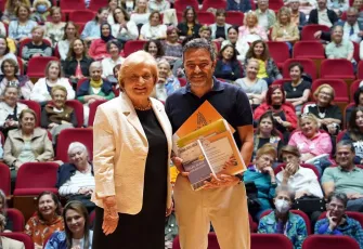 TÜRGÖK 21. yaşını Ahmet Şerif İzgören ile kutladı