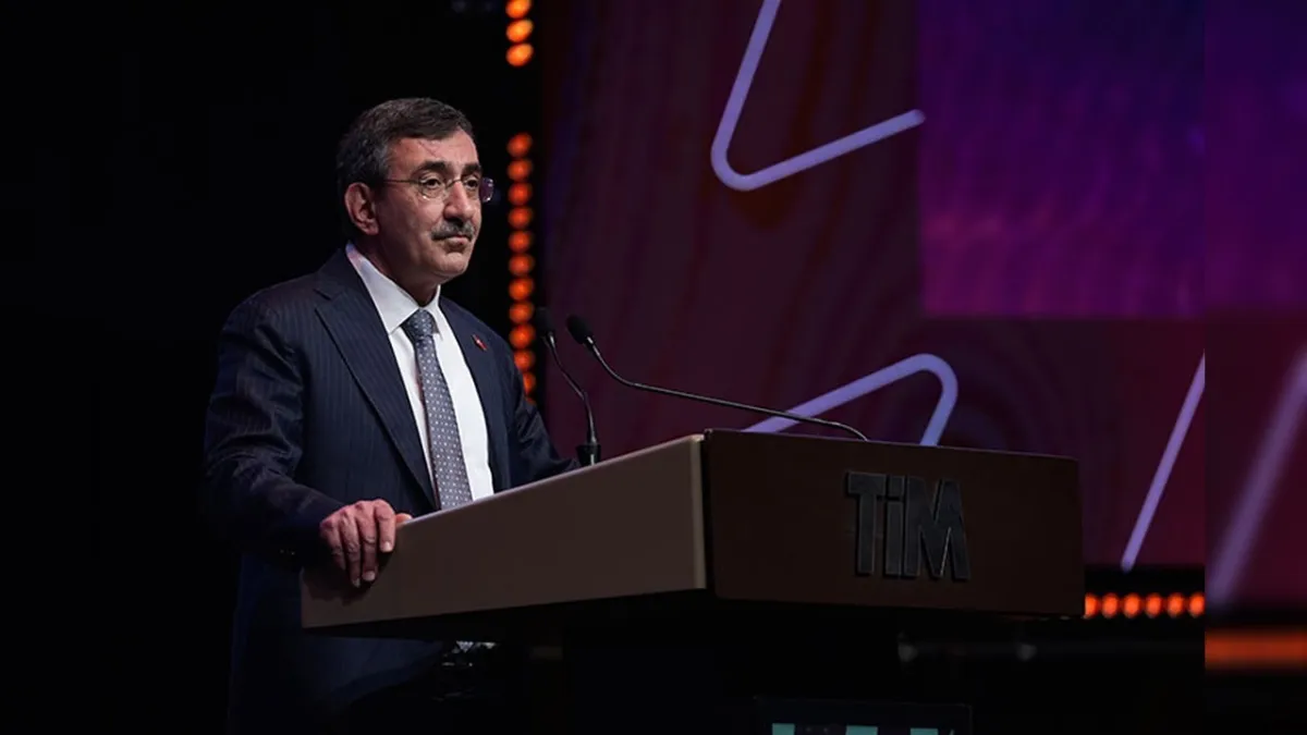 Yılmaz: Türkiye ekonomisi, kesintisiz 20 çeyrektir büyüme istikrarını koruyor haberinin görseli