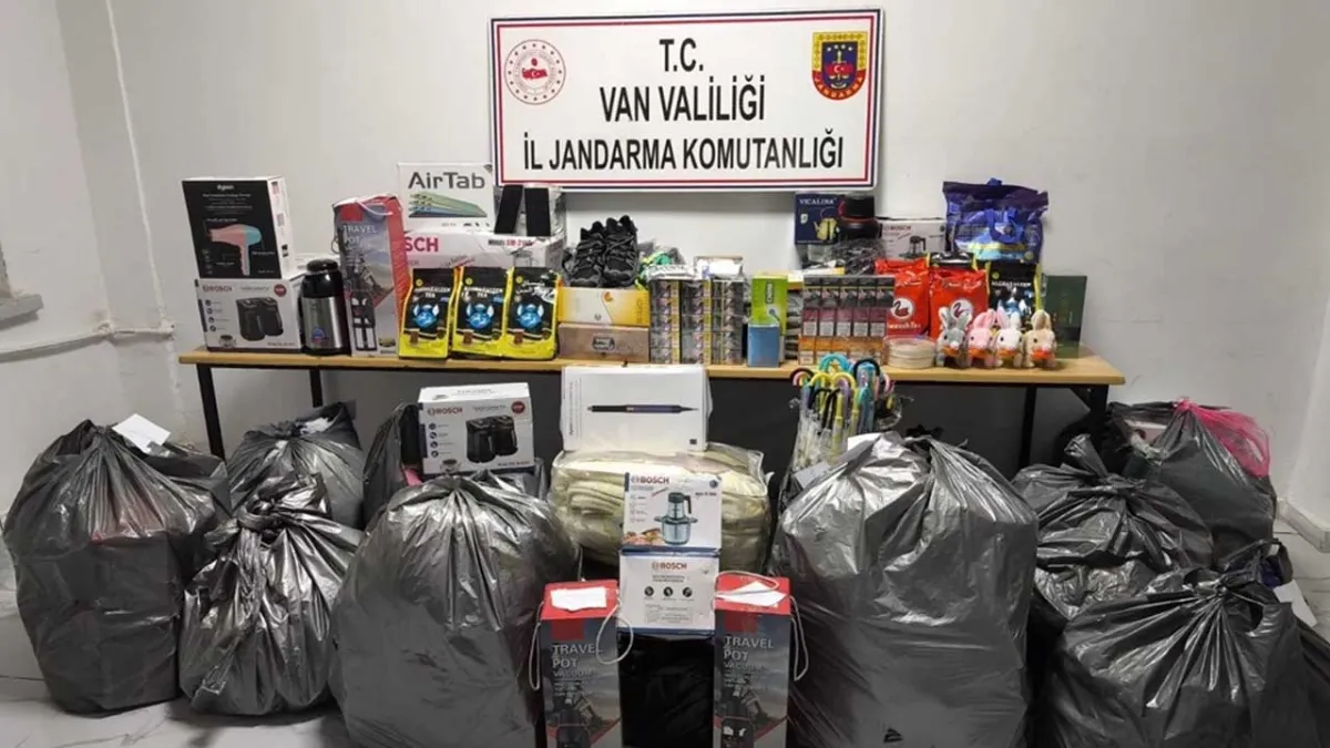 Van’da gümrük kaçağı malzeme ele geçirildi haberinin görseli