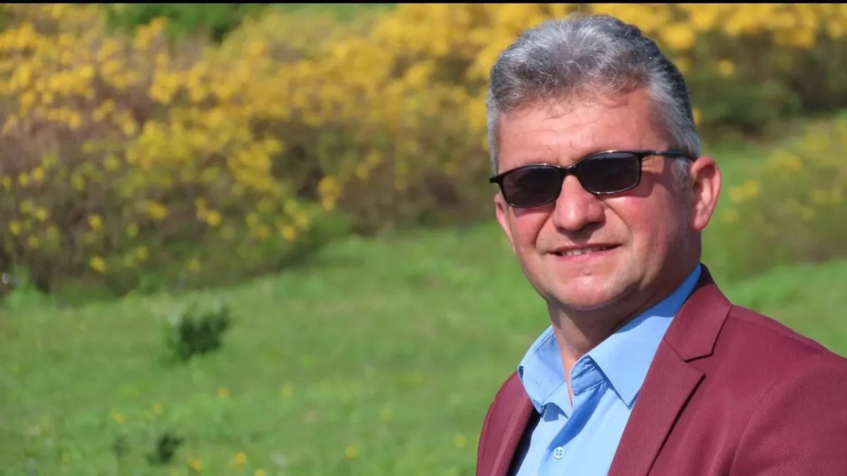 Düğünde şarkı söylerken kalp krizi geçiren sanatçı Yüksel Kader hayatını kaybetti haberinin görseli