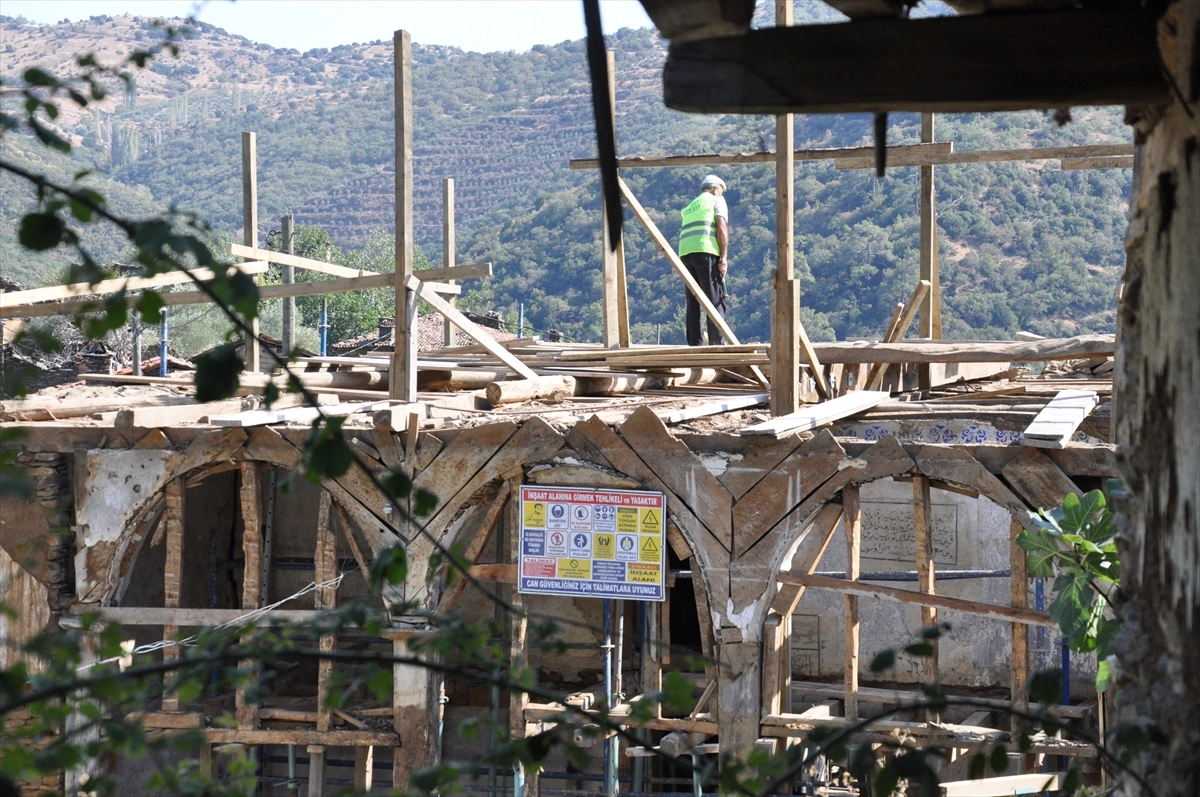 İzmir&#039;in &quot;hayalet köyü&quot; Lübbey&#039;deki tarihi cami restore ediliyor başlıklı video haberin görseli