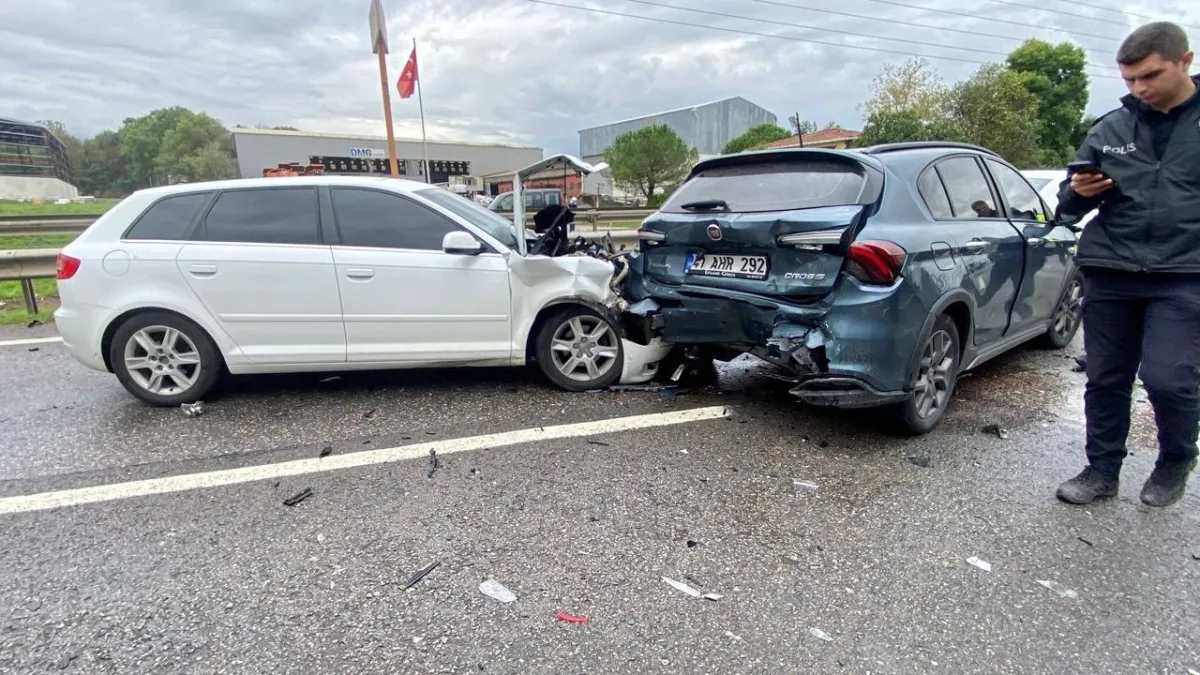 Kocaeli'de zincirleme kaza: Trafik durma noktasına geldi haberinin görseli