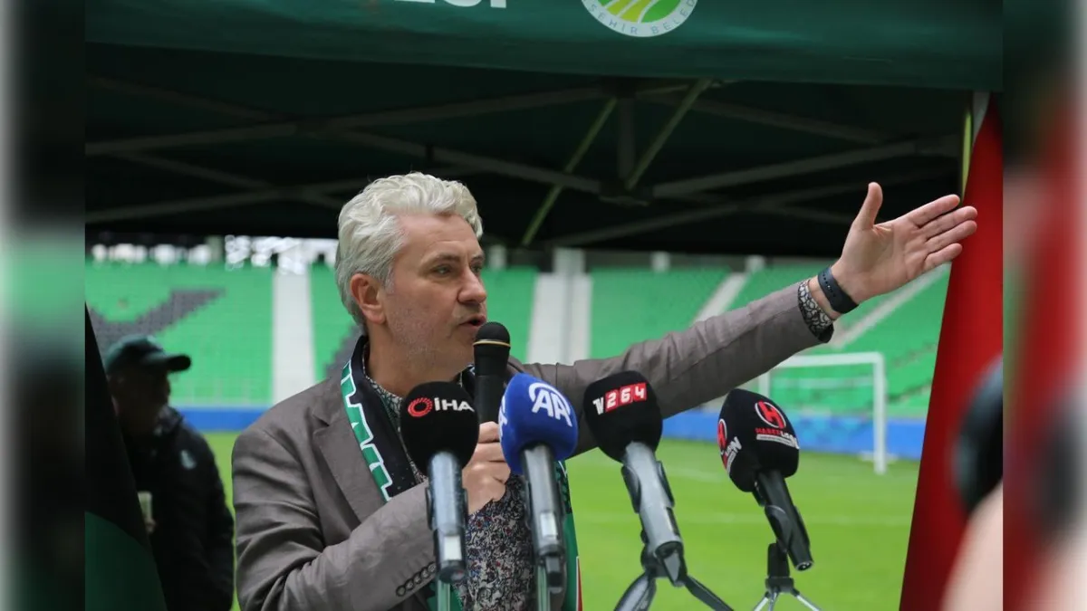 Sakaryaspor’da aday çıkmadı: Muhammet Kıratlı ile yola devam haberinin görseli
