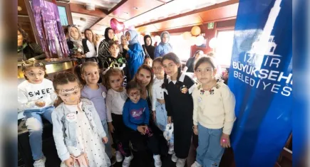 Tarihi Bergama Vapur’nda başarılı kadınlar çocuklara ilham verdi