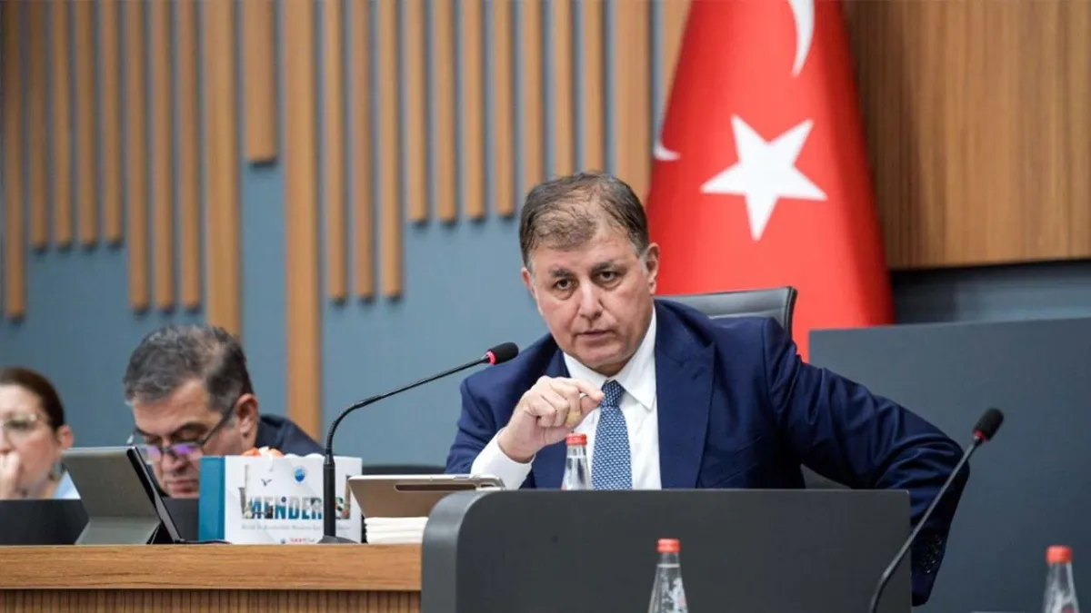 Başkan Tugay, bisiklet taksilere sahip çıktı haberinin görseli