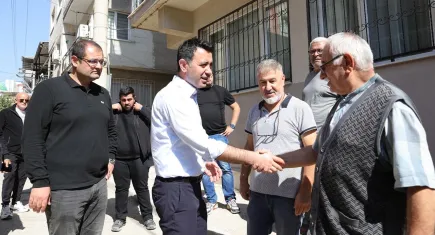 Bayraklı’da asfalt ve yol seferberliği: Başkan Önal çalışmaları yerinde inceledi