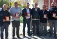 Bornova'da  Doğanlar Mahallesi Muhtarından temizlik emekçilerine plaket