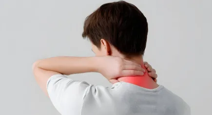 Boyun çıtlatmak felce yol açabilir: Masum alışkanlık büyük risk taşıyor
