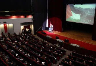 DEÜ’de yeni akademik yıl Gazze mesajıyla açıldı: Sessiz kalmak tarafsızlık değil, vebaldir