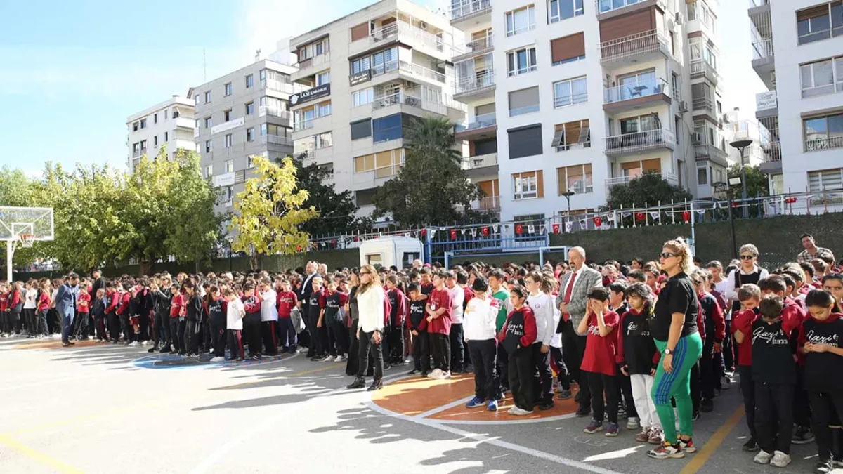 İzmir ve çevre illerdeki okullarda afetlere karşı eş zamanlı tatbikat gerçekleştirildi haberinin görseli