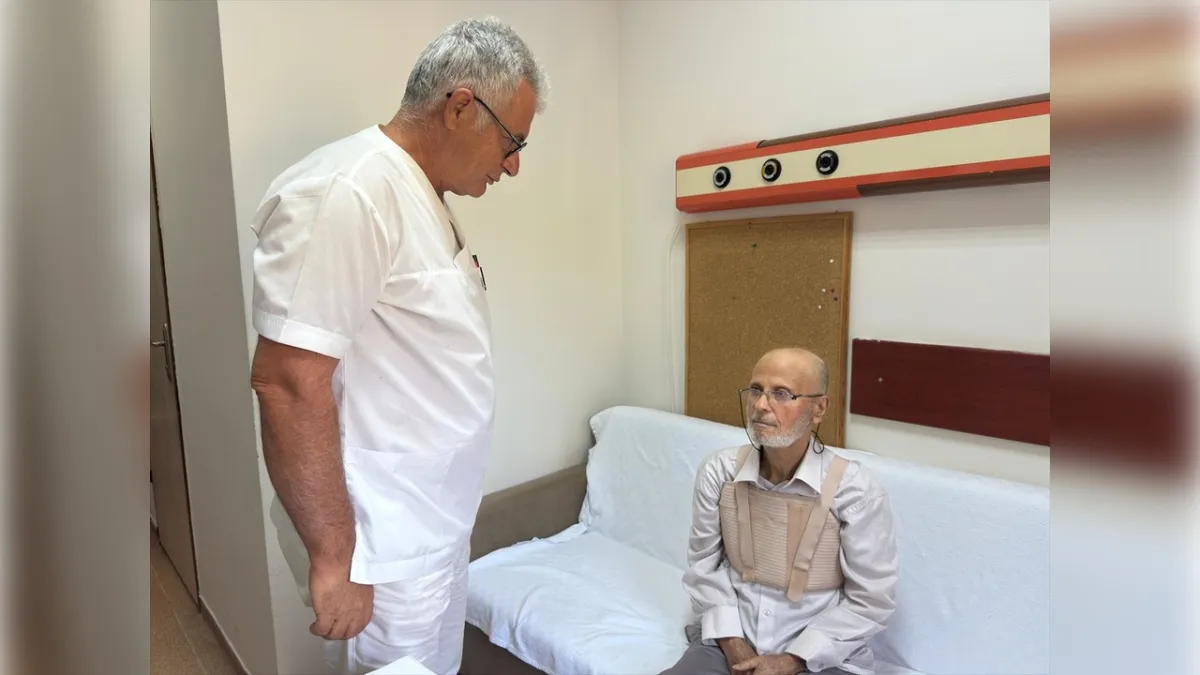 Kalbi üç kez duran 74 yaşındaki hasta hayata böyle tutundu haberinin görseli