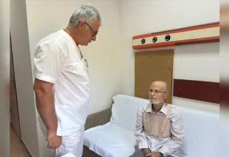 Kalbi üç kez duran 74 yaşındaki hasta hayata böyle tutundu