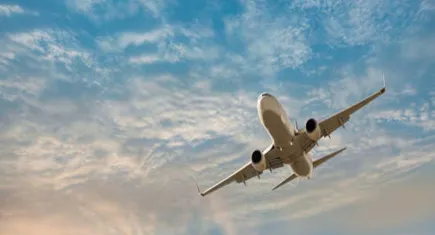 Uçak karavan parkına düştü: 2 kişi öldü!