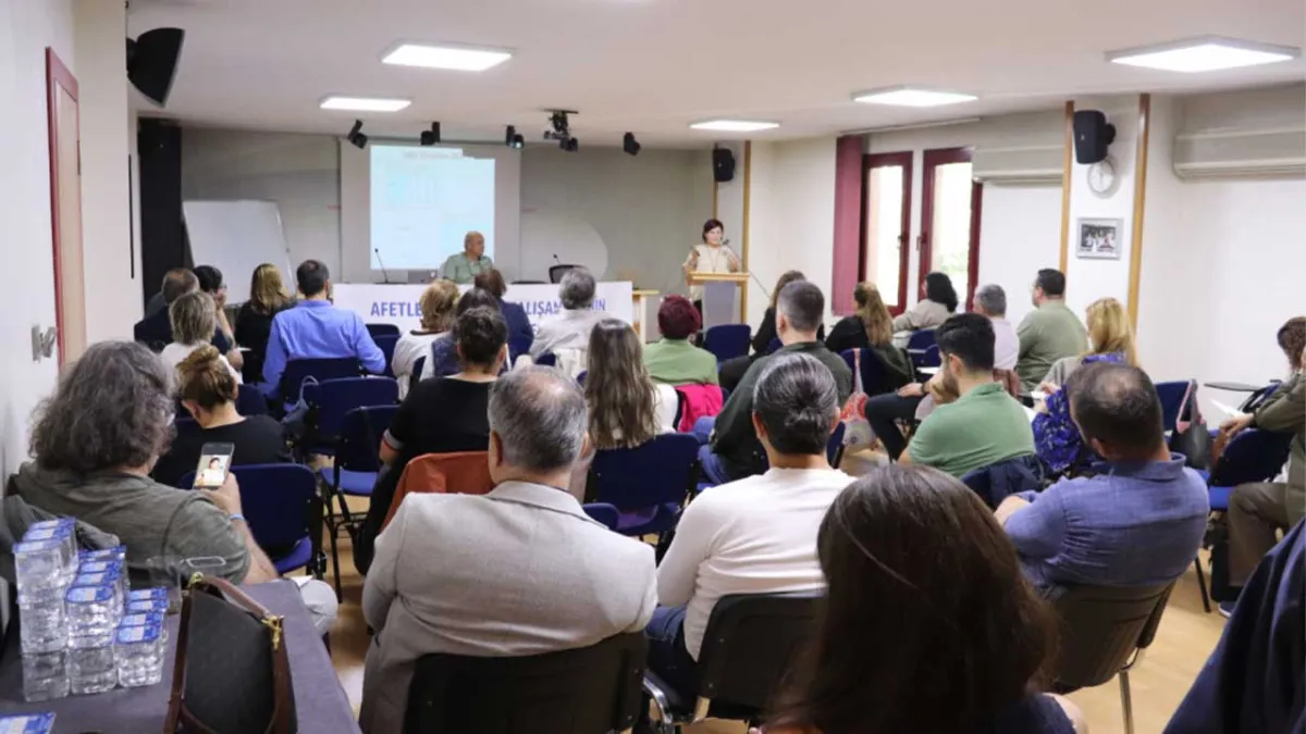 Afetlerde sağlık çalışanlarının güvenliği için eylem çağrısı haberinin görseli