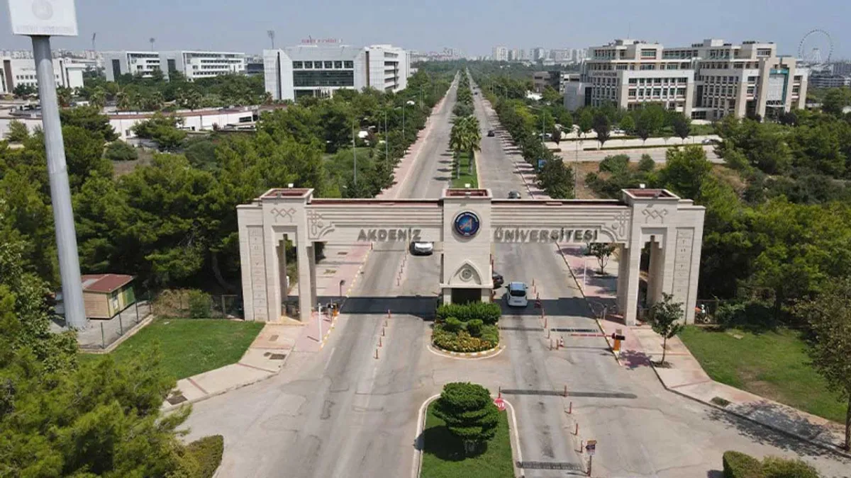 Akdeniz Üniversitesi’nde bir skandal daha: 3 akademisyen kanser hastalarının tedavisini geciktirdi iddiası haberinin görseli