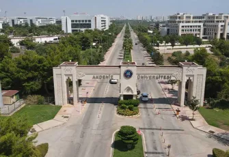 Akdeniz Üniversitesi’nde bir skandal daha: 3 akademisyen kanser hastalarının tedavisini geciktirdi iddiası