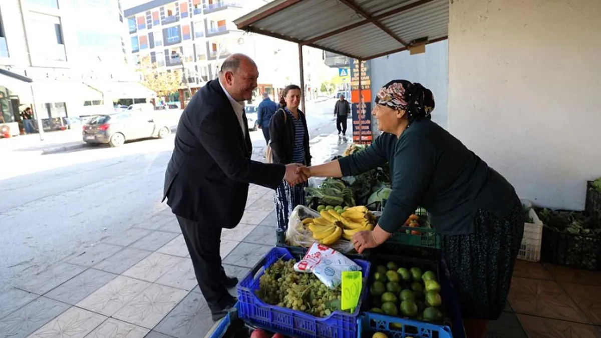 Başkan Çiçek, esnafın nabzını tuttu haberinin görseli