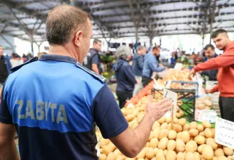 Buca’da semt pazarlarına sıkı denetim